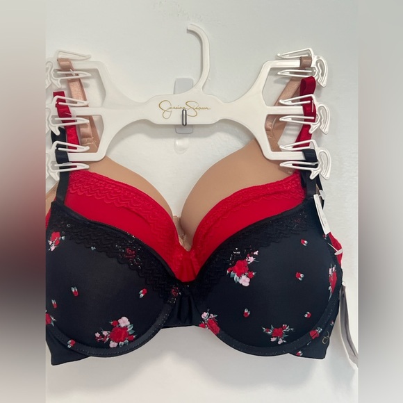 NWT Tommy Hilfinger Women 3 Push Up Bras